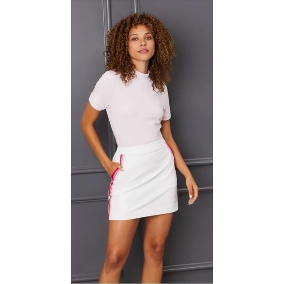 G/FORE TUX LADIES GOLF PERFORMANCE SKORT Skirt  Ombre Pink Stripe SNOW Size 2 - Picture 3 of 10